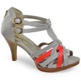 Sapatos e Sandálias